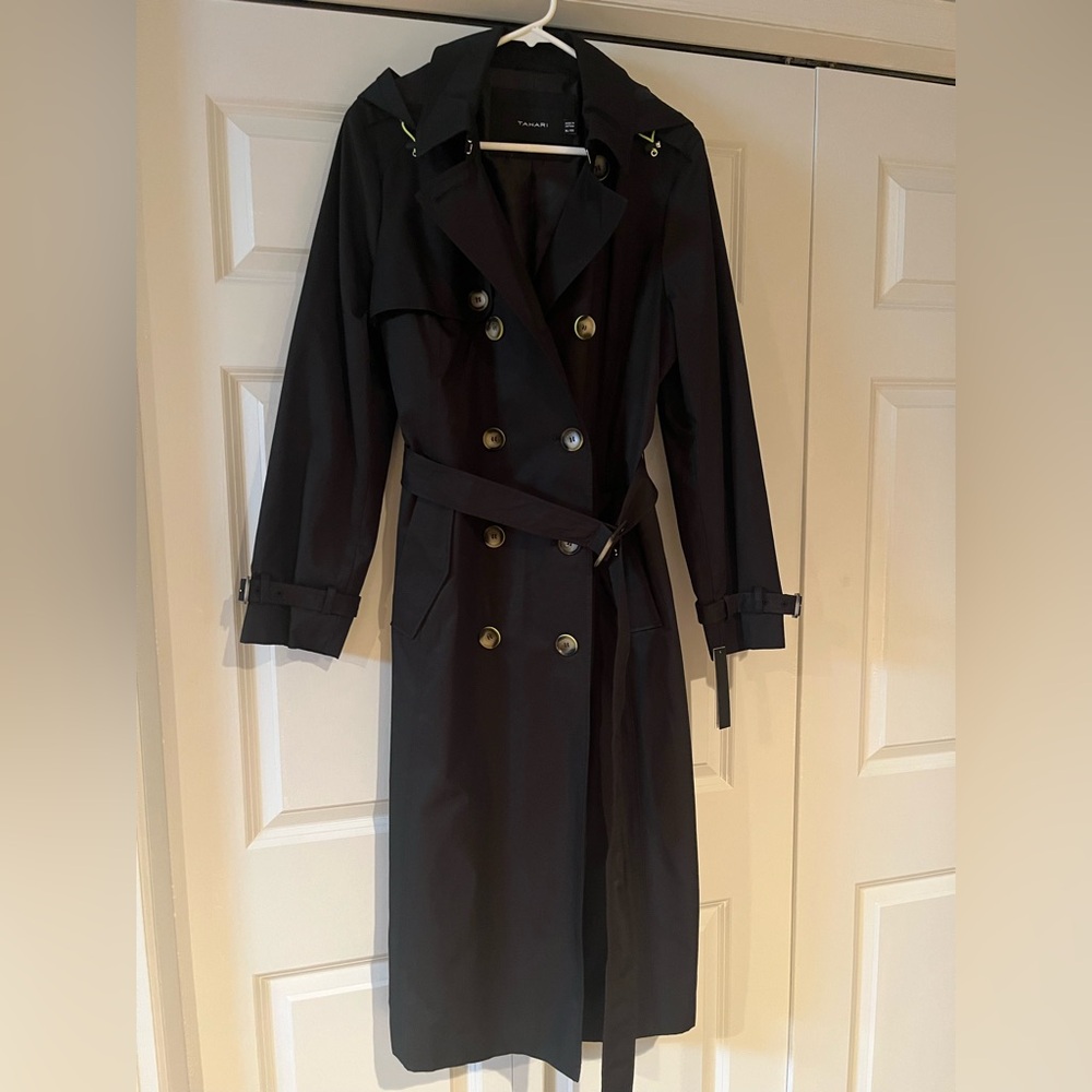 Black Tahari trench coat with detachable hood. XL.